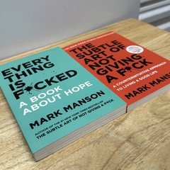 Everything is Fucked and Subtle Art of Not Giving a Fuck (PAPERBACK) MARK MANSON