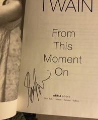 ShHANIA TWAIN Signed “From this Moment On” Book NM In Person Autograph @ B&N