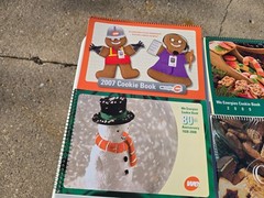 Lot of 11 Wisconsin Electric WE Energies Cookie Book Recipe Cookbooks 2006-2019