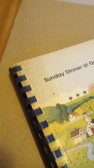 1993 „Sunday Dinner at Grandmom’s“ Cookbook by Christel Ellis – 112+ Pages