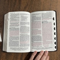 NKJV Personal Size Giant Print Bible Thumb Indexed – Genuine Leather -$115retail
