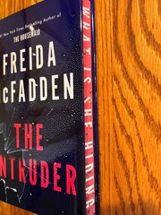 THE INTRUDER Freida McFadden Deluxe hardcover edition