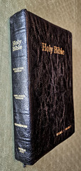 KJV – LARGE Print Reference Holy Bible, Black Genuine Leather, World 956C