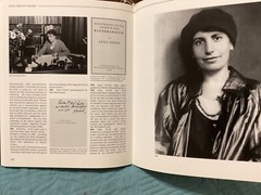 SIGMUND FREUD MUSEUM SOFTCOVER BOOK, 1994, 112 PAGES/FREE POSTAGE!!!